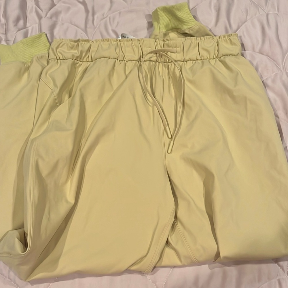 Lululemon joggers